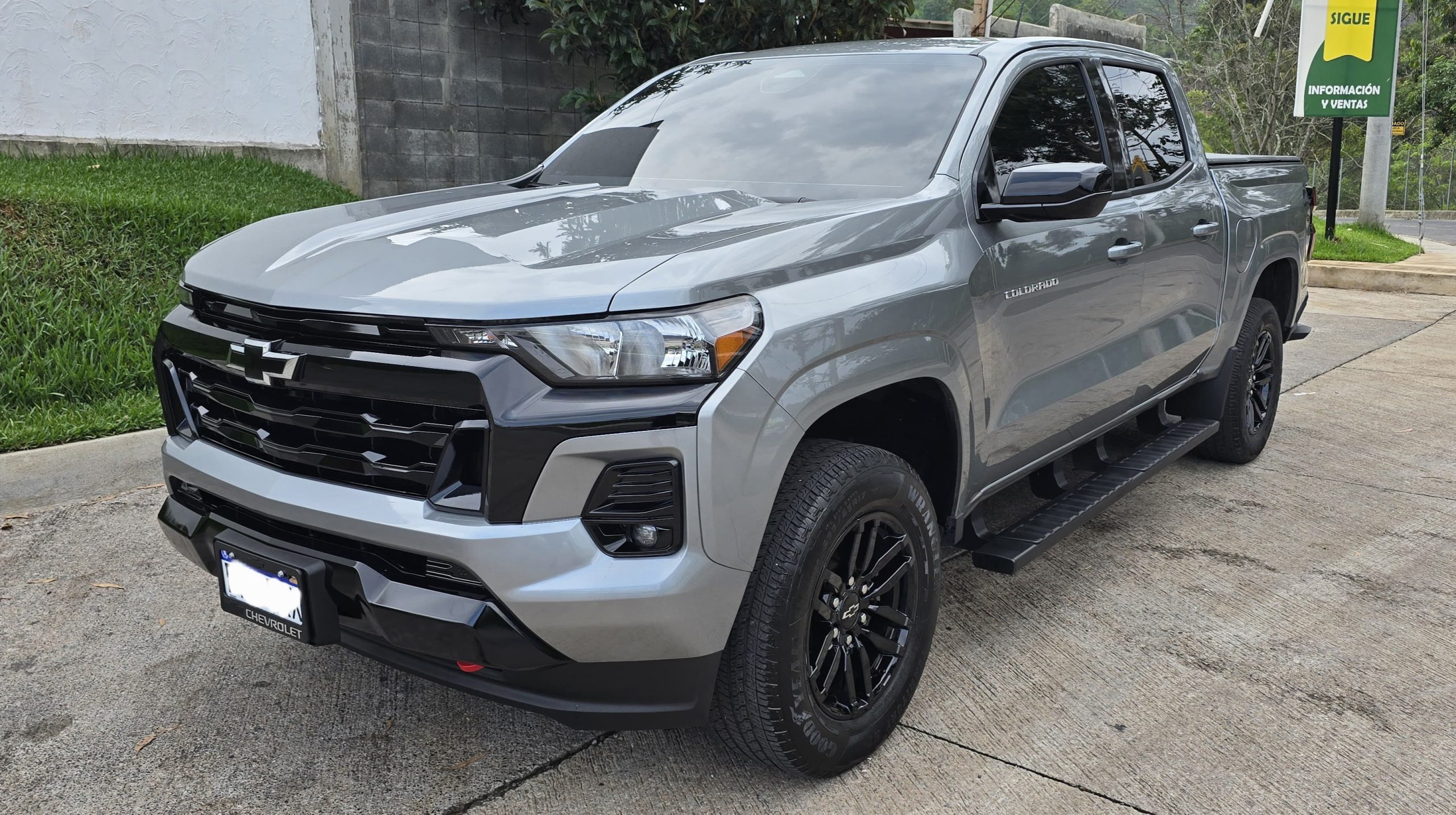 CHEVROLET COLORADO LT 2023